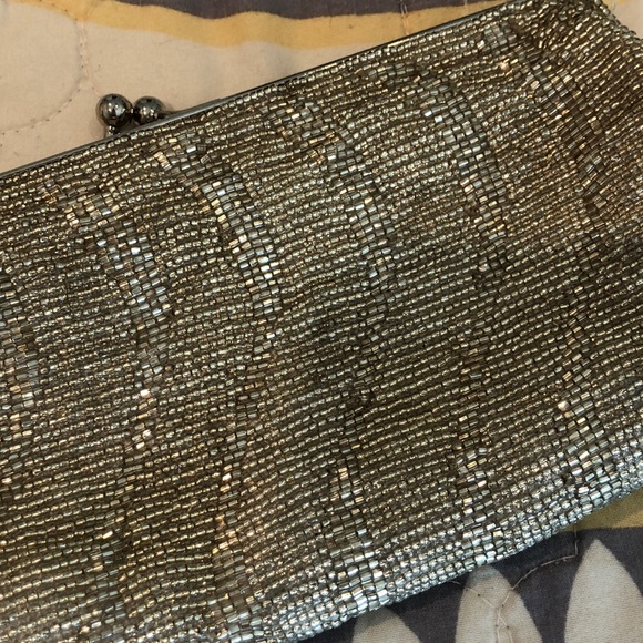 Cache Clutch - Picture 2 of 5